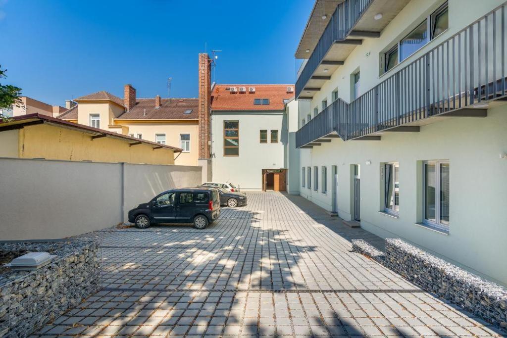 V Srdci Straznice - Park - Batuv Kanal - Cyklisticke Stezky - Rezidence Liberte Exterior foto